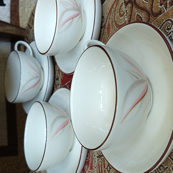 Vintage Winfield Handcrafted Cup & Saucer 4 piece set - Picture 1 of 8